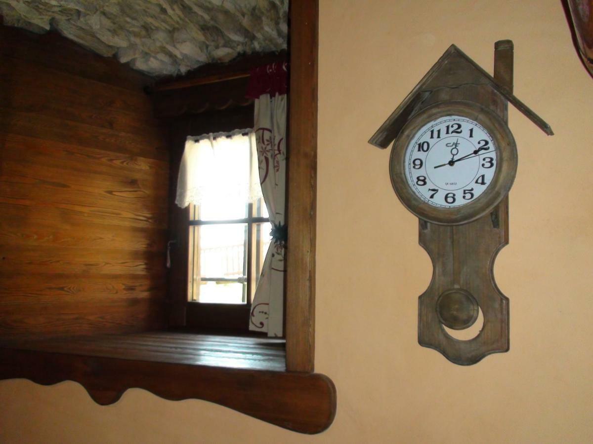 Le Petit Chateau De Vetan Cir 0023 Saint-Pierre Bagian luar foto