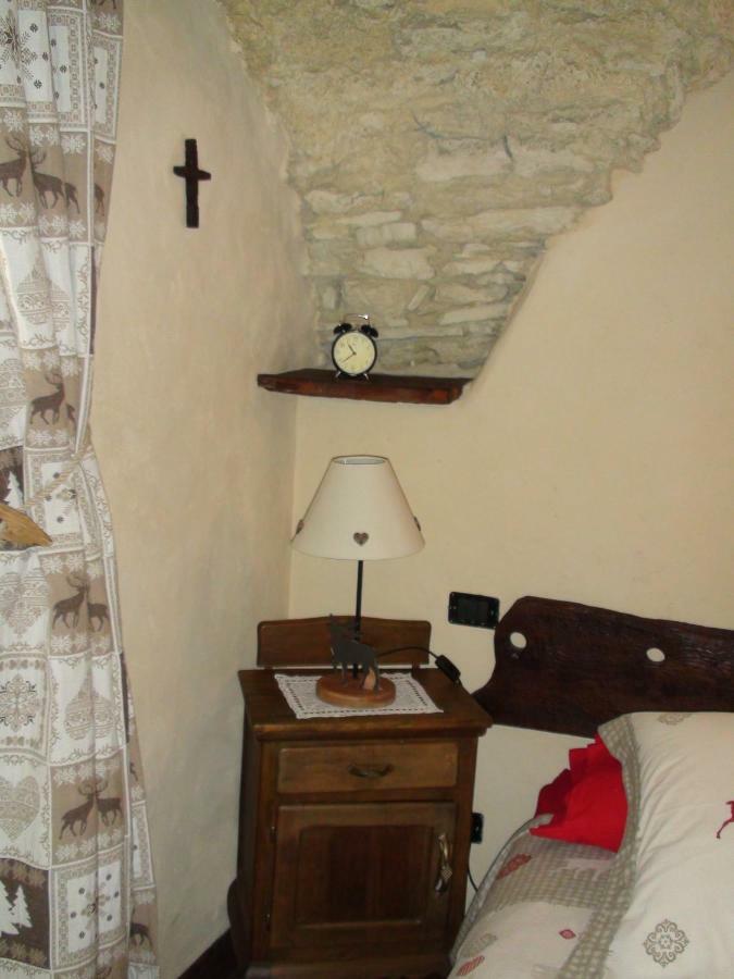 Le Petit Chateau De Vetan Cir 0023 Saint-Pierre Bagian luar foto