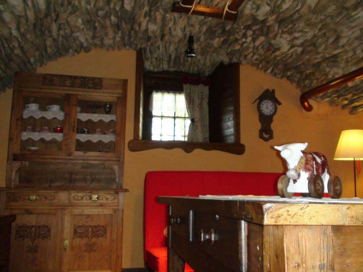 Le Petit Chateau De Vetan Cir 0023 Saint-Pierre Bagian luar foto